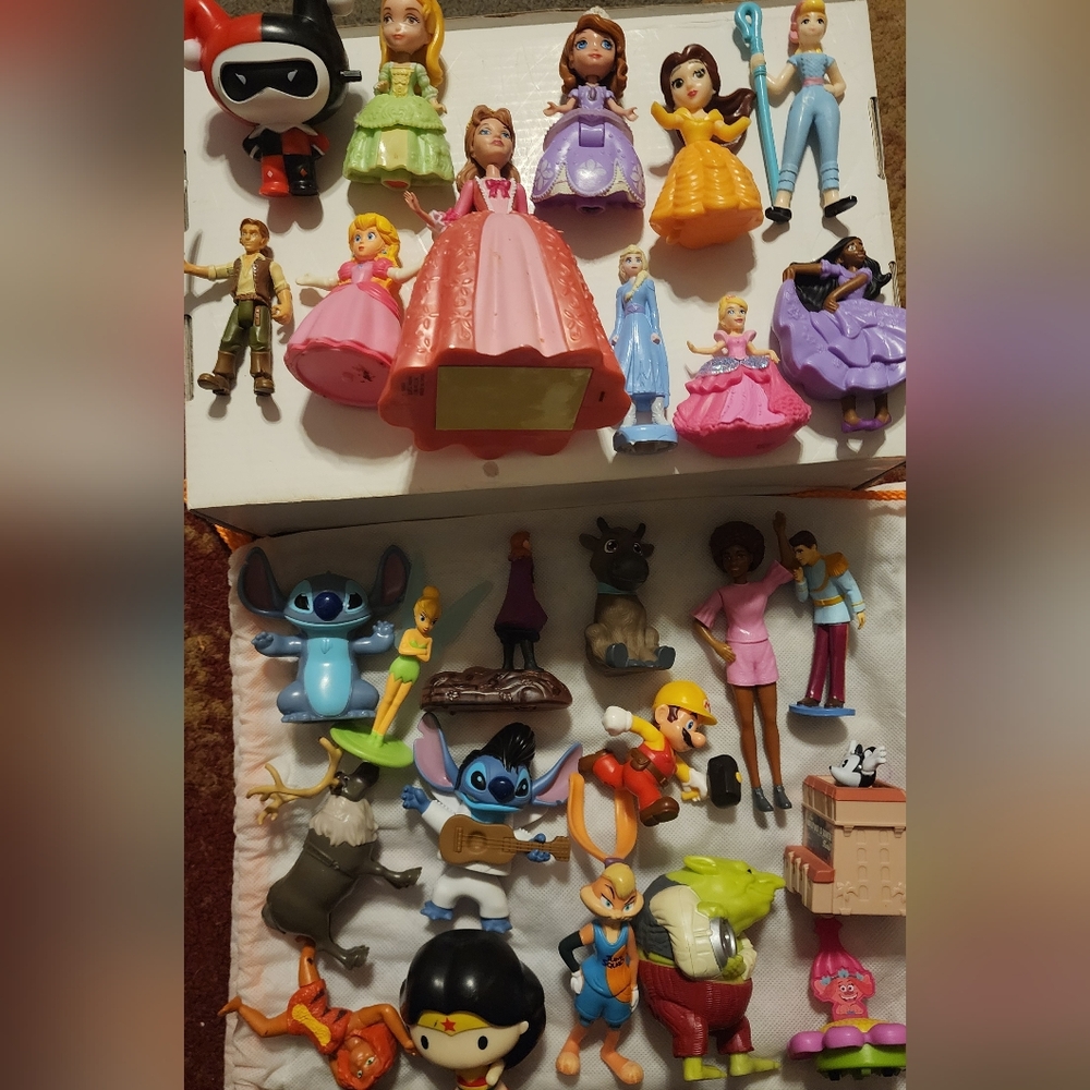 Kids figures lot